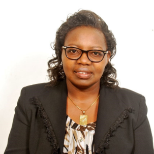 Leonard Bakahika &egrave; l'Amministratore Delegato di Eebenezer Clinic una struttura medica in Uganda.
